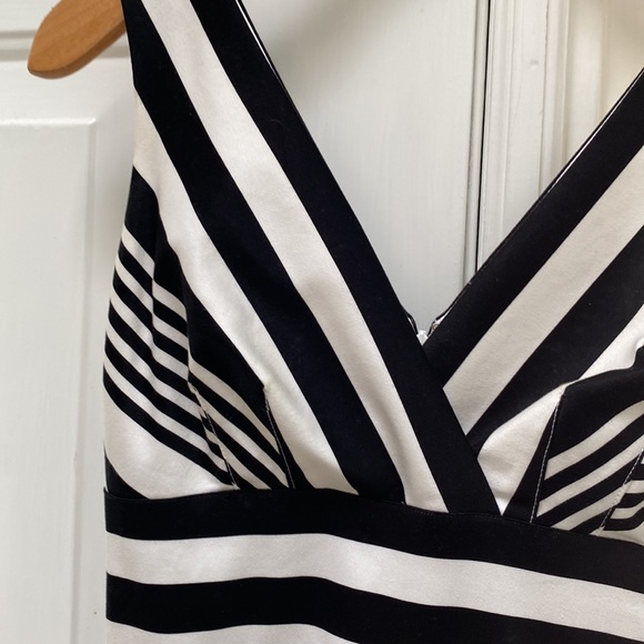 WHBM, woman’s size 00, dress. - Picture 3 of 12